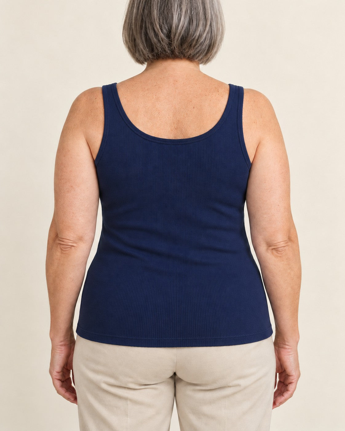 Vue de dos du débardeur à soutien-gorge intégré Jeanne Sauge bleu marine : dos lisse, sans agrafes